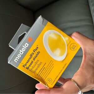 Medela PersonalFit Flex Breast Shields - Yellow